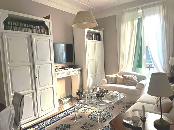 Appartamento con 6 locali in affitto in Via Livorno, Albaro, Genova