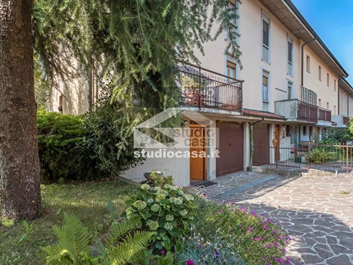 Casa con 5 locali in vendita in Via Monte Cervino, Dalmine
