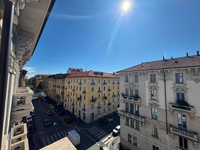 Appartamento con 6 locali in affitto in Via Gustavo Modena, Indipendenza, Milano