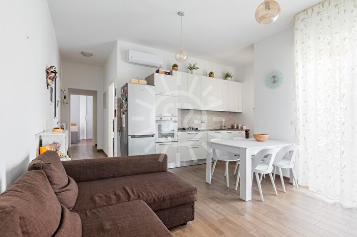 Appartamento trilocale in vendita in Bologna