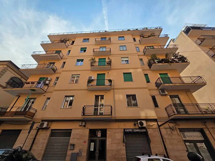 Appartamento bilocale in vendita in Via Francesco Crispi, Salerno