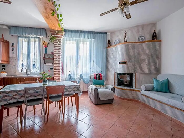 Appartamento con 5 locali in vendita in Viale Caduti per La Libertà, Monte San Pietro