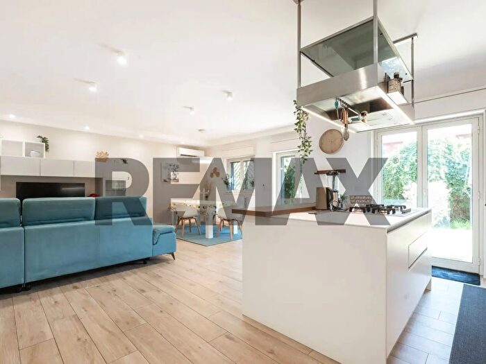 Appartamento con 5 locali in vendita in Via Aurora, San Giovanni La Punta