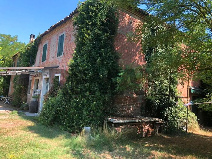 Casa con 10 locali in vendita in Prondolo, Portomaggiore