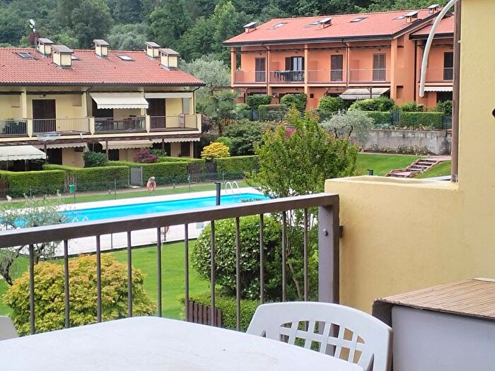 Appartamento trilocale in affitto in Via Borgo Alto, Castello, Puegnago sul Garda