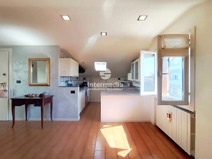 Appartamento trilocale in vendita in Via del Risorgimento, Brescia