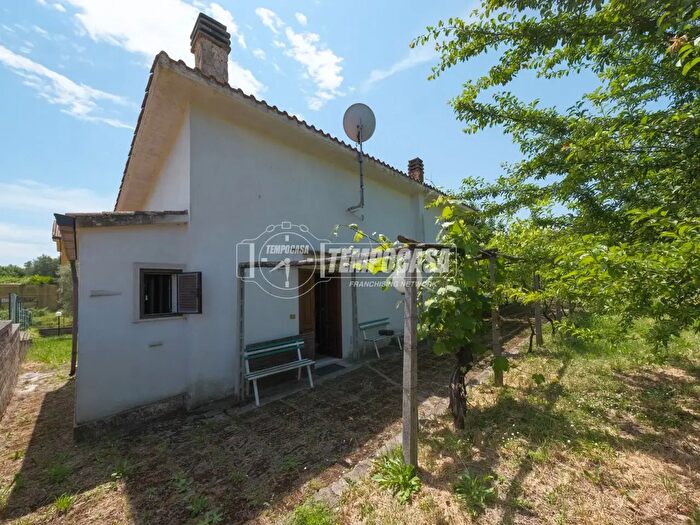 Casa bilocale in vendita in Via di Quarantina, Campagnano Di Roma