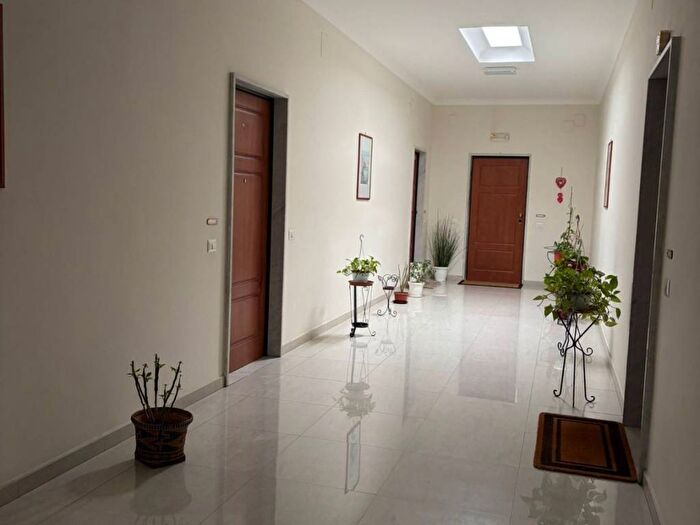 Appartamento con 5 locali in affitto in Viale Elena, Centro, Ottaviano