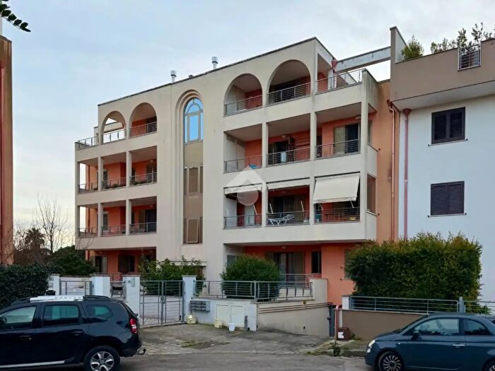 Appartamento trilocale in vendita in Piazza Oronzo Pranzo Zaccaria, Cavallino