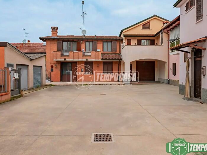 Casa trilocale in vendita in Via Papa Giovanni XXIII, Sordio