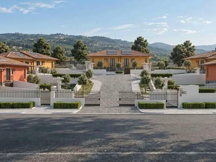 Casa quadrilocale in vendita in Via Sant'Angelo, Castel Di Sangro