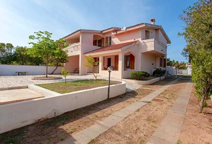 Appartamento con 5 locali in vendita in Via delle Betulle, Siniscola