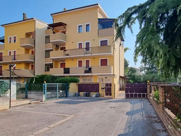 Appartamento quadrilocale in vendita in Via Gaetano Donizetti a, San Giovanni Teatino