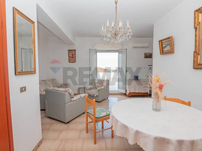 Casa con 10 locali in vendita in Grammichele