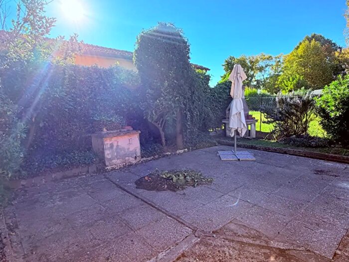 Casa con 5 locali in vendita in Cascina