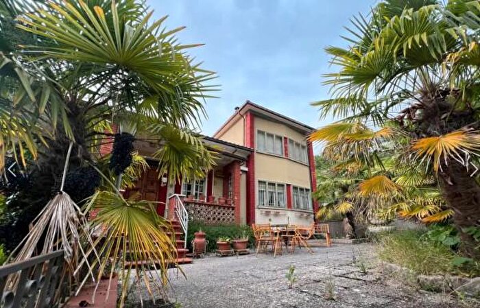 Casa con 5 locali in vendita in Via Trento E Trieste, Gualdo Tadino