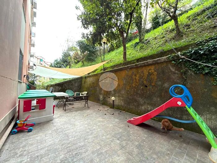 Appartamento quadrilocale in vendita in Via Emilio Salgari, Genova