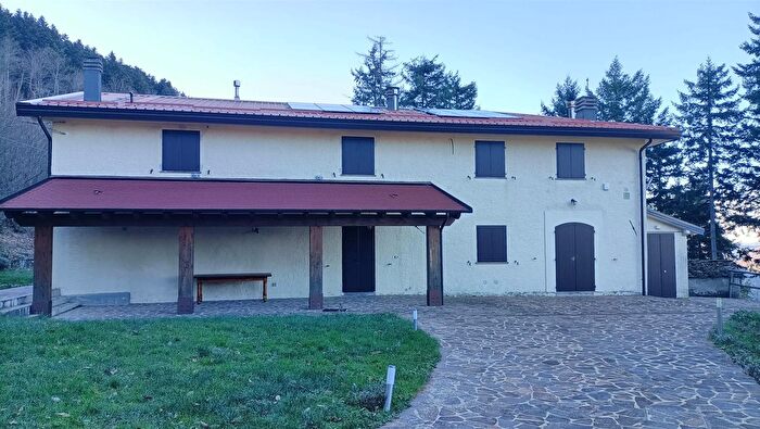 Casa con 8 locali in vendita in Via delle Macchie Castiglione dei Pepoli, Castiglione Dei Pepoli