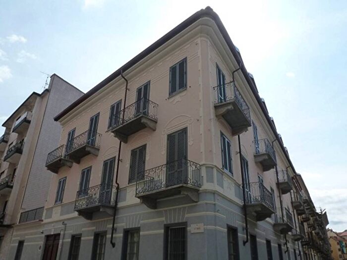 Appartamento trilocale in affitto in Via Gattinara, Vanchiglietta, Torino