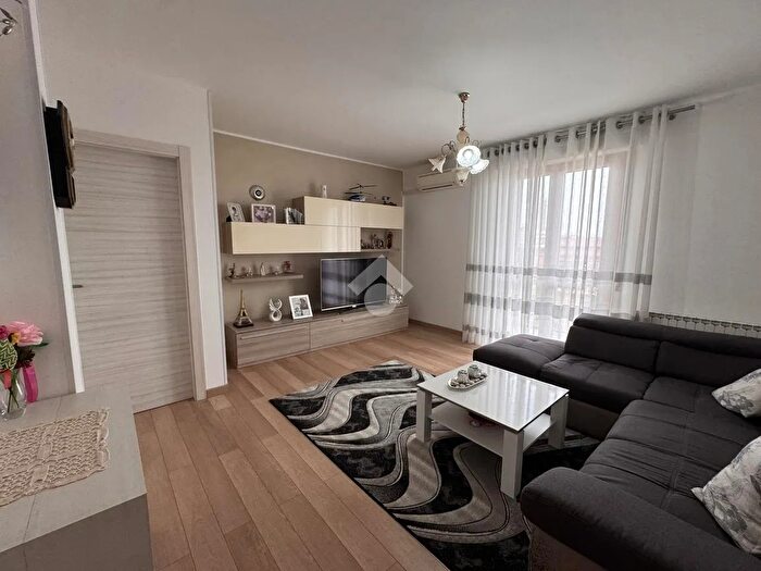 Appartamento quadrilocale in vendita in Via Monte Grappa, Osio Sopra