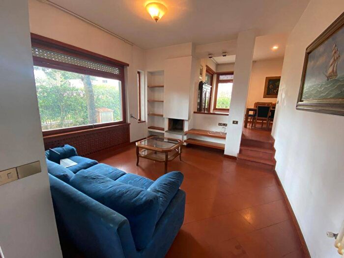 Casa con 5 locali in affitto in Via Riccione, Fregene, Fiumicino