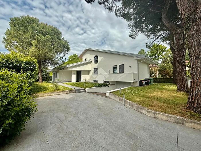 Casa quadrilocale in vendita in Via Bembo, Abano Terme