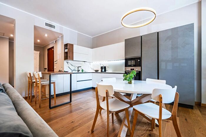 Appartamento con 5 locali in vendita in Corso Francia, Torino