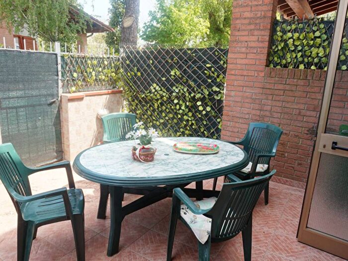 Casa trilocale in affitto in Viale Isole Figi, Lido delle Nazioni, Comacchio