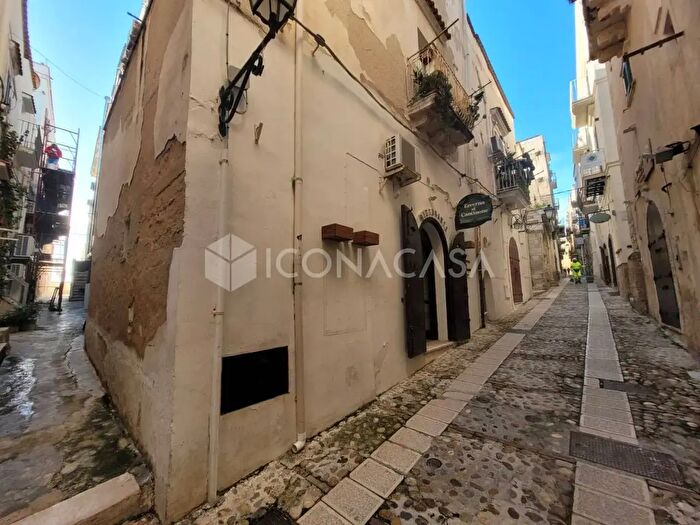 Casa bilocale in vendita in Via Carlo Mafrolla, Vieste