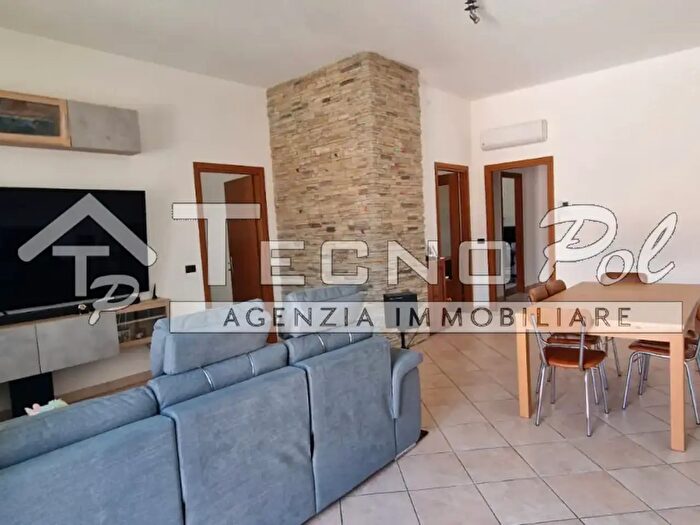 Appartamento con 5 locali in vendita in Via Roma, Vigonza