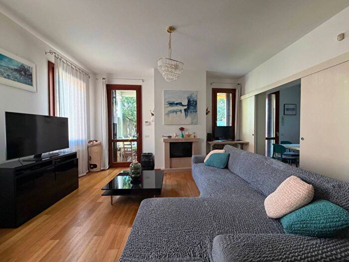 Appartamento quadrilocale in affitto in Via Giosuè Carducci, Prato della Valle Pontecorvo, Padova