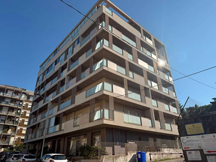 Appartamento trilocale in vendita in Via Madonna dei Cieli, Stadio Pontepiccolo, Catanzaro