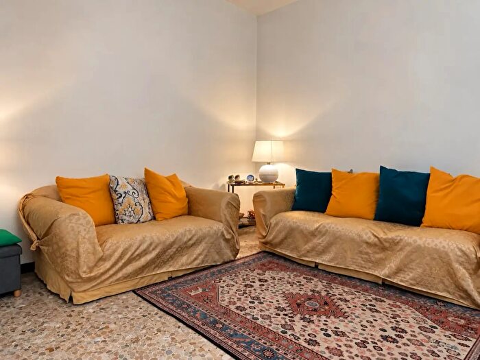 Appartamento trilocale in vendita in Via Giambattista Finetti, Piacenza