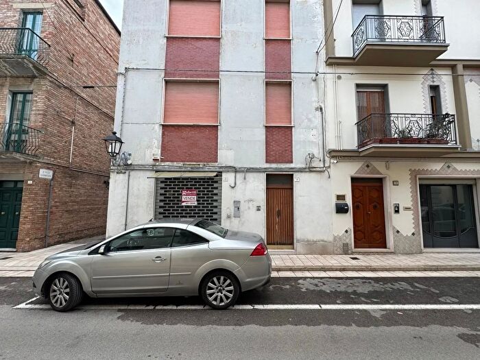 Casa con 6 locali in vendita in Corso Garibaldi, San Salvo