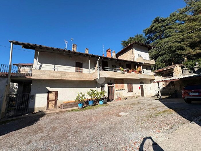 Casa trilocale in vendita in Via Arienti, Calolziocorte