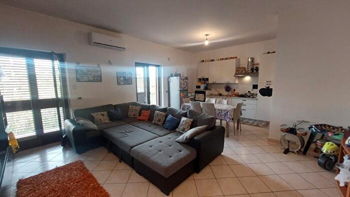 Appartamento quadrilocale in vendita in Via Mortara di Ravagnese, Reggio Calabria