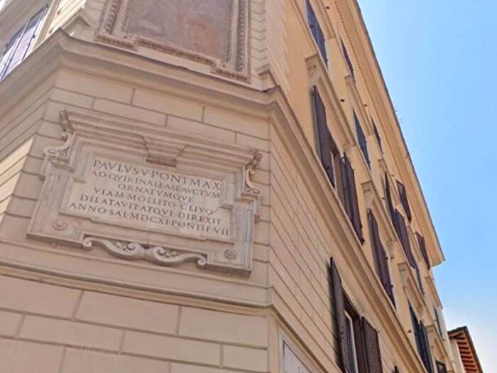 Appartamento trilocale in affitto in Largo Pietro di Brazzà, Trevi, Roma