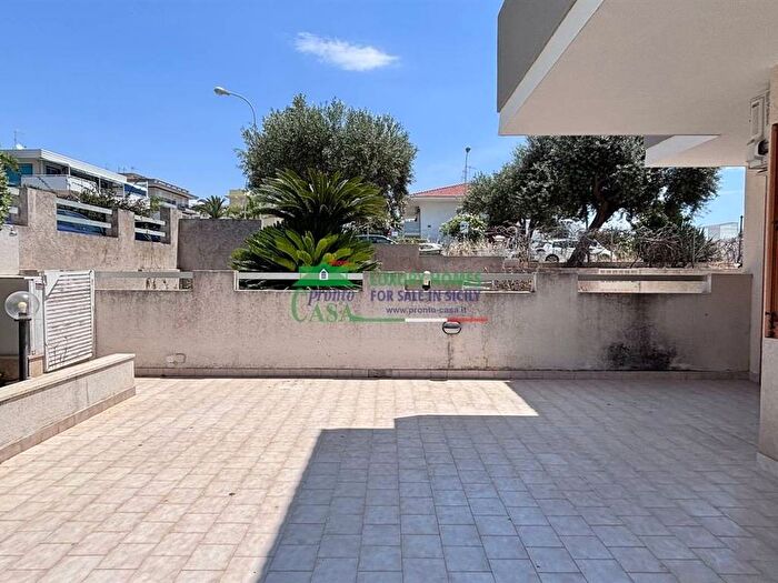 Appartamento trilocale in affitto in Via Molfetta, Marina di Ragusa Centro, Ragusa