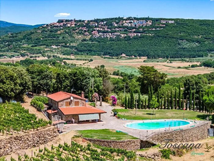 Casa con 6 locali in vendita in Massa Marittima