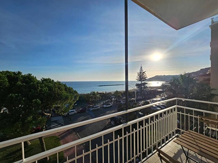 Appartamento quadrilocale in affitto in Via Lido, Centro, Taggia