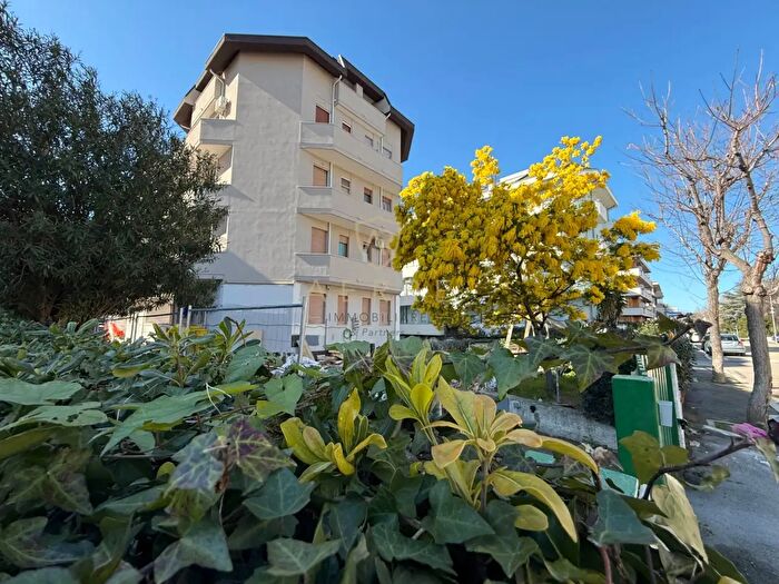 Appartamento quadrilocale in vendita in Viale Monte Sirente, Francavilla Al Mare