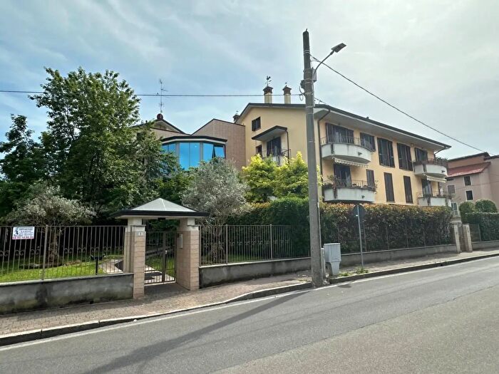 Appartamento trilocale in vendita in Via Cardinal Ferrari, Pioltello