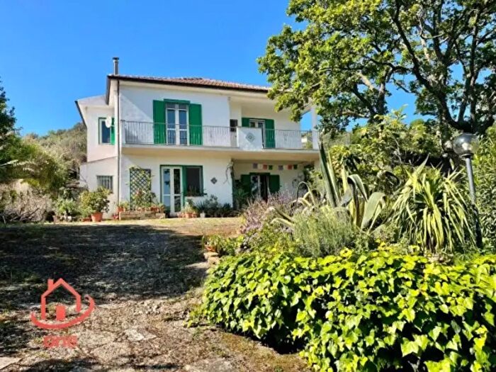 Casa con 6 locali in vendita in Contrada Difesa, Castellabate