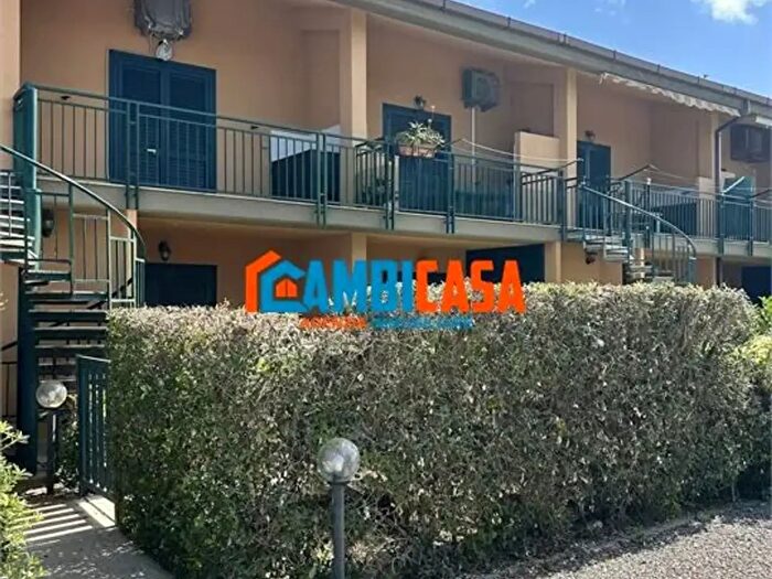Casa trilocale in vendita in Campofelice Di Roccella