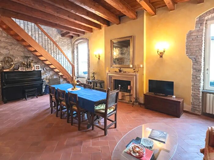 Appartamento con 5 locali in vendita in Piazza Sergio Bresciani, Salo