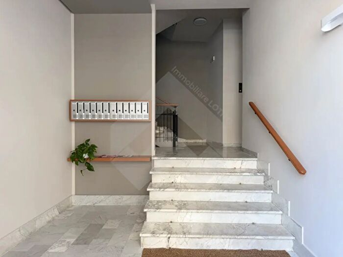 Appartamento trilocale in vendita in Via Guglielmo Oberdan, Andria
