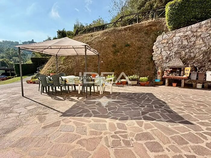 Casa con 8 locali in vendita in Via di Balbano, Lucca