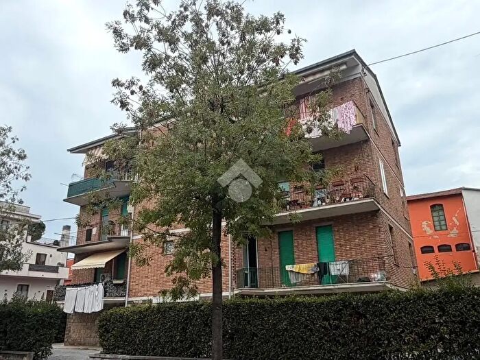 Appartamento con 5 locali in vendita in Viale Bruno Buozzi, Santa Croce Sull'Arno