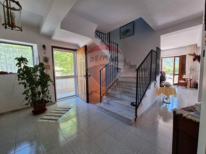 Casa con 14 locali in vendita in Sulmona