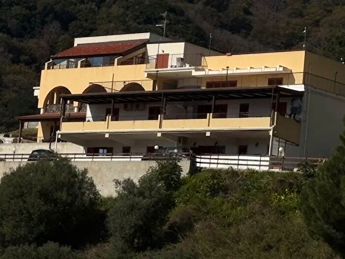 Appartamento quadrilocale in vendita in Contrada Baglio, Messina